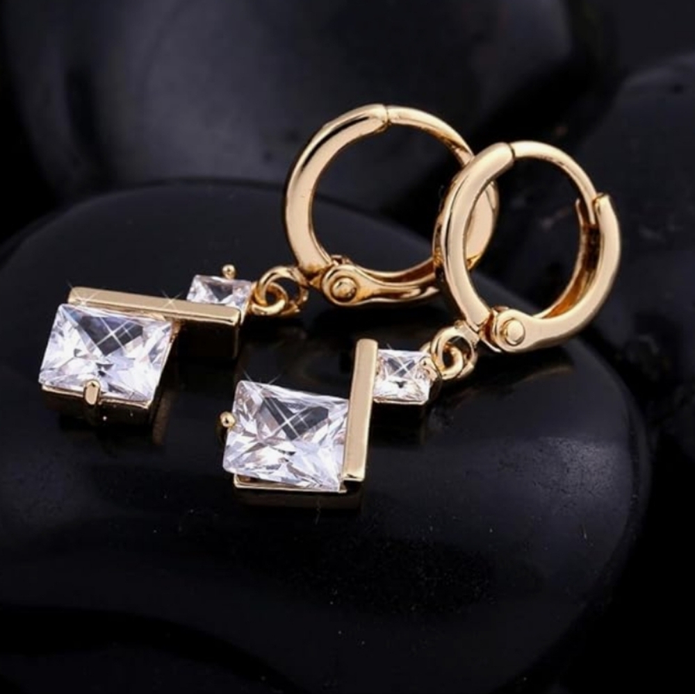 18k Gold & AAAAA CZ Diamond Earrings NWT